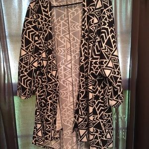 Large Lularoe Lindsey EUC